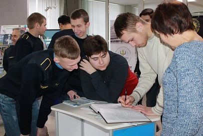 В ГГУ имени Ф. Скорины проходит выставка научных достижений и инновационных разработок сотрудников университета